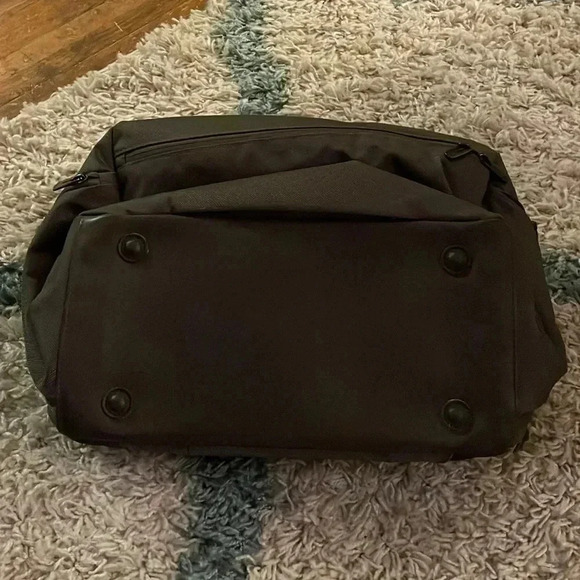 Tumi Travel Briefcase Laptop Bag Expandable Business Commute Carry On - Picture 3 of 9